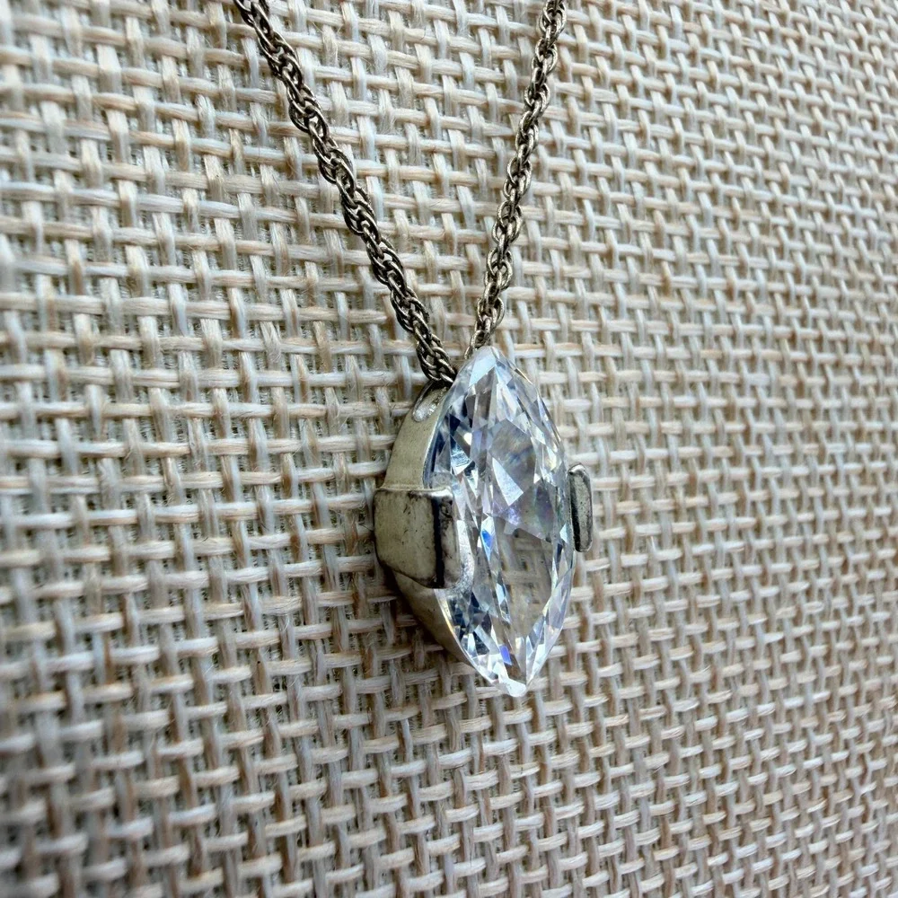 Vintage Y2K Avon Silver Tone Rope Chain Marquise Pendant Necklace Jewelry